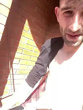 Snapshot of Dondeloquieras4 chatting on 02/17/26, 12:35 Dondeloquieras4 online show from 02/17/26, 12:35