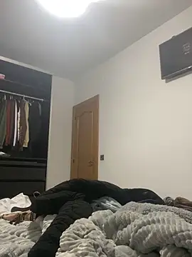 Snapshot of Dondeloquieras4 chatting on 02/14/26, 12:44 Dondeloquieras4 online show from 02/14/26, 12:44