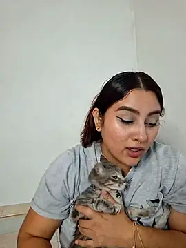 Mia fox29 online show from 11/11/25, 01:17