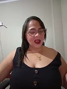 Snapshot of Angie_milf50 chatting on 06/07/26, 07:24 Angie milf50 online show from 06/07/26, 07:24
