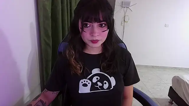 Snapshot of Annagoth_ chatting on 11/05/25, 12:36 Annagoth online show from 11/05/25, 12:36