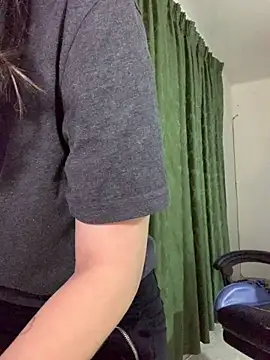 Snapshot of Annagoth_ chatting on 11/23/25, 02:43 Annagoth online show from 11/23/25, 02:43