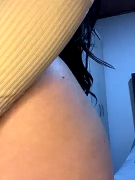 Im Saraaaa online show from 11/05/25, 06:33