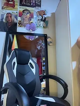 Im Saraaaa online show from 02/20/26, 03:47