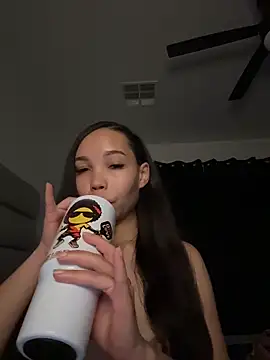 nikkiloveee online show from 03/29/26, 02:46