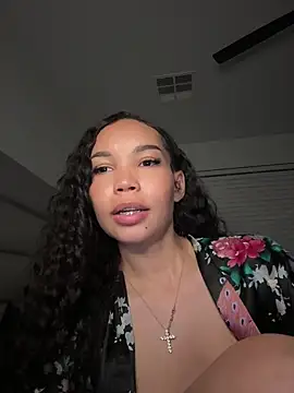 Snapshot of nikkiloveee chatting on 02/13/26, 06:24 nikkiloveee online show from 02/13/26, 06:24