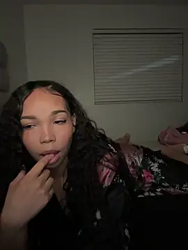 Snapshot of nikkiloveee chatting on 02/14/26, 05:18 nikkiloveee online show from 02/14/26, 05:18