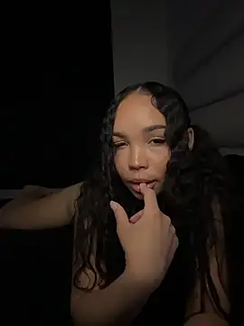 Snapshot of nikkiloveee chatting on 02/07/26, 04:09 nikkiloveee online show from 02/07/26, 04:09