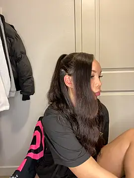 nikkiloveee online show from 12/03/25, 05:52