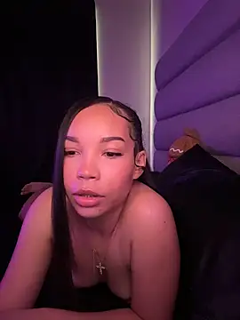 Snapshot of nikkiloveee chatting on 02/02/26, 09:25 nikkiloveee online show from 02/02/26, 09:25