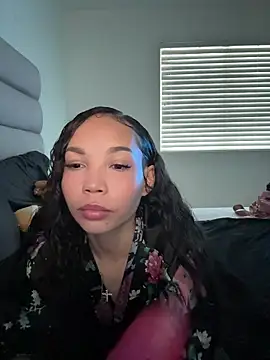 Snapshot of nikkiloveee chatting on 02/18/26, 08:38 nikkiloveee online show from 02/18/26, 08:38