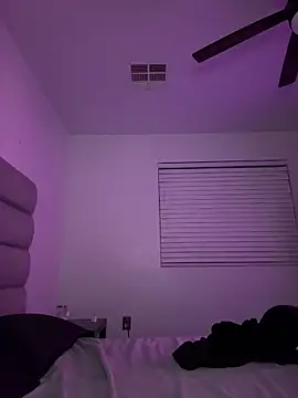 Snapshot of nikkiloveee chatting on 02/25/26, 06:57 nikkiloveee online show from 02/25/26, 06:57