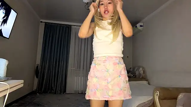 Ninashinaak online show from 11/13/25, 06:12