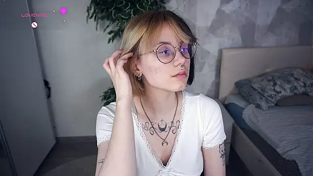 Snapshot of KellePourier chatting on 02/13/26, 06:52 KellePourier online show from 02/13/26, 06:52