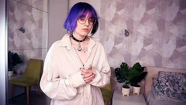 KellePourier online show from 10/30/25, 05:43