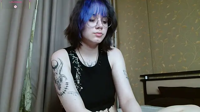 Snapshot of KellePourier chatting on 07/14/26, 11:05 KellePourier online show from 07/14/26, 11:05