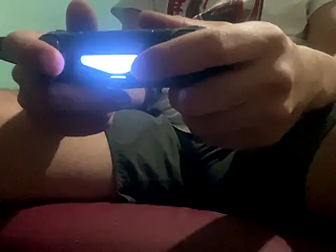 Snapshot of _DignoDePutaria_ chatting on 11/01/25, 04:08 DignoDePutaria online show from 11/01/25, 04:08