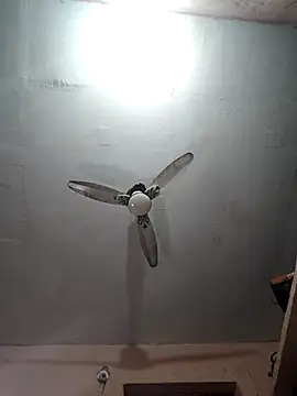 CUTE-GIRL-1 online show from 11/30/25, 04:30