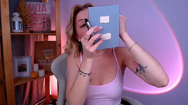 BallerinaCappuchino online show from 11/13/25, 03:32