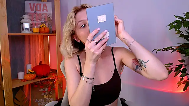 BallerinaCappuchino online show from 11/08/25, 03:21