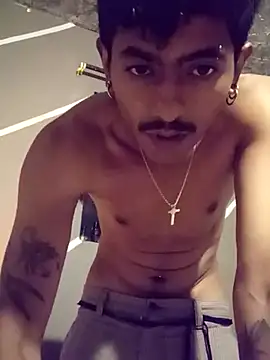 SkinniYamo online show from 04/12/26, 05:33