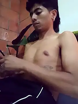 SkinniYamo online show from 05/15/26, 02:53