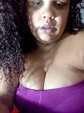 Snapshot of safirahot69 chatting on 10/26/25, 11:32 safirahot69 online show from 10/26/25, 11:32