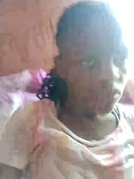 Snapshot of Blondecurv24 chatting on 10/29/25, 10:14 Blondecurv24 online show from 10/29/25, 10:14