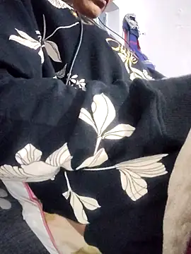 Hot-Rubyy online show from 12/05/25, 05:44