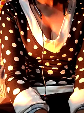 Hot-Rubyy online show from 12/05/25, 02:43