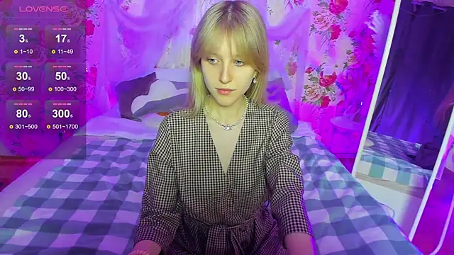 KissChristie   online show from 11/12/25, 06:12