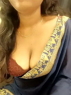 menaxi-baby7 online show from 11/18/25, 12:04