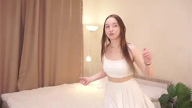 LeonaBelhumeur online show from 10/29/25, 12:37