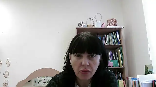 Snapshot of Viknika chatting on 11/14/25, 09:24 Viknika online show from 11/14/25, 09:24