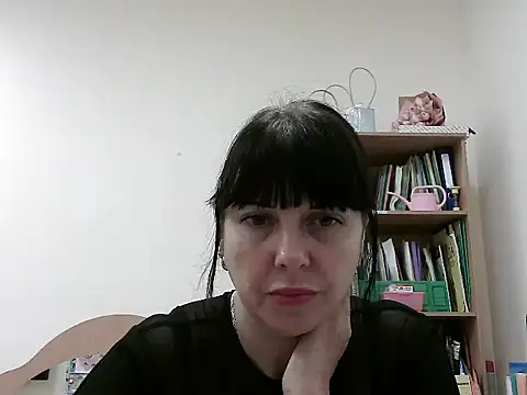Snapshot of Viknika chatting on 11/06/25, 02:21 Viknika online show from 11/06/25, 02:21
