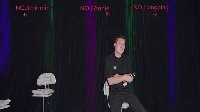 Snapshot of forever_003 chatting on 10/29/25, 12:04 forever 003 online show from 10/29/25, 12:04