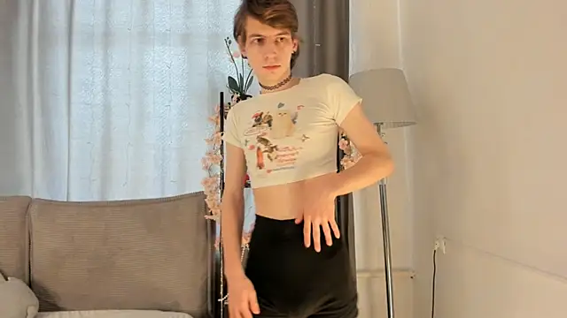 AvenGlow online show from 04/05/26, 06:09