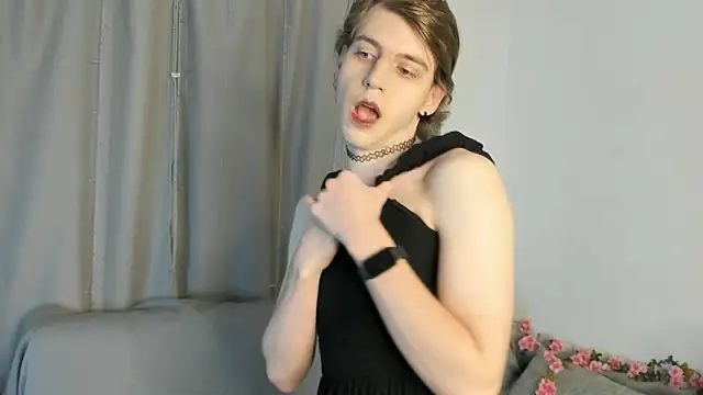 Snapshot of AvenGlow chatting on 02/27/26, 08:41 AvenGlow online show from 02/27/26, 08:41