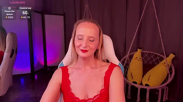 ScarlettPalmer online show from 12/19/25, 10:28