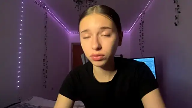 LilithFlamey online show from 11/17/25, 06:12