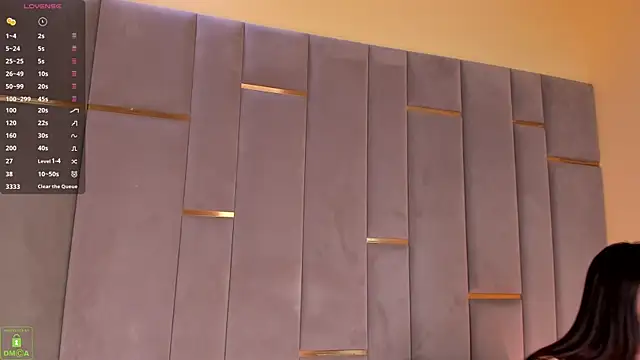 BellaEdwards online show from 12/15/25, 08:58