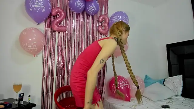 Snapshot of natacha_ferrer1 chatting on 11/15/25, 12:31 natacha ferrer1 online show from 11/15/25, 12:31