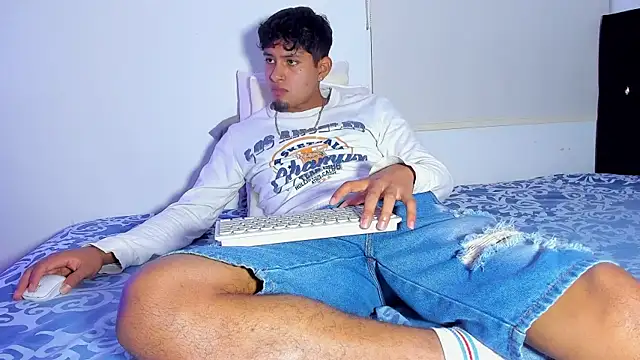 Dominic King online show from 12/01/25, 01:39