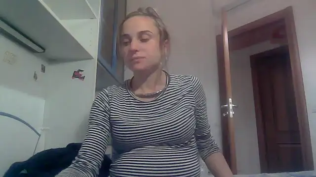 SinnEmily online show from 12/15/25, 09:31