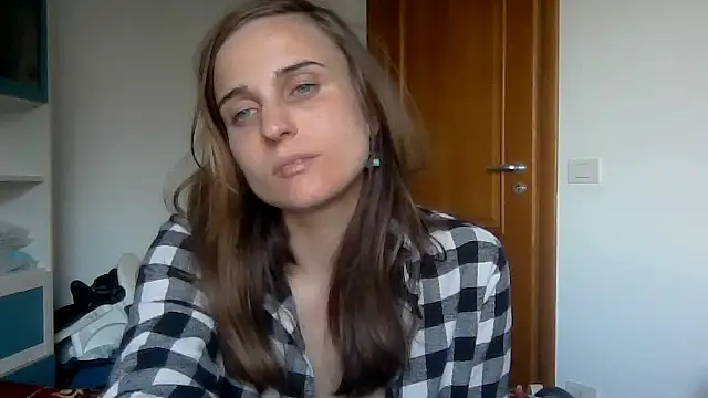 SinnEmily online show from 04/23/26, 05:14
