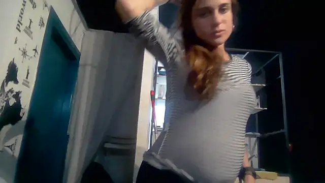 Snapshot of SinnEmily chatting on 10/30/25, 04:15 SinnEmily online show from 10/30/25, 04:15