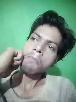 Snapshot of Luckysucks chatting on 11/03/25, 09:02 Luckysucks online show from 11/03/25, 09:02