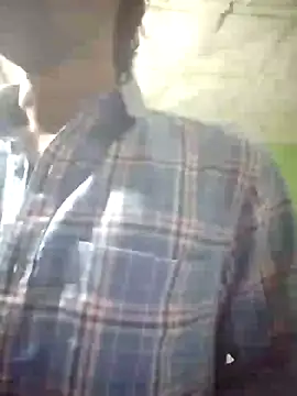 Snapshot of Luckysucks chatting on 10/29/25, 07:24 Luckysucks online show from 10/29/25, 07:24