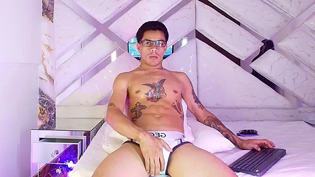 Snapshot of Andrew_Haalls chatting on 02/28/26, 08:52 Andrew Haalls online show from 02/28/26, 08:52