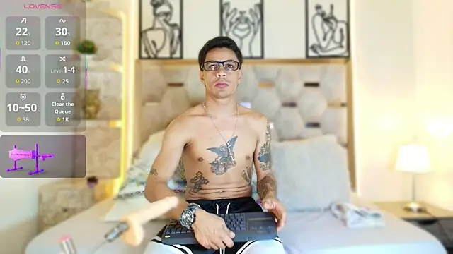 Andrew Haalls online show from 12/04/25, 08:41